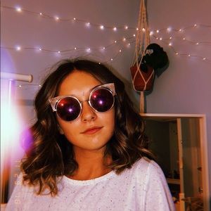 Meet your Posher, Vivian